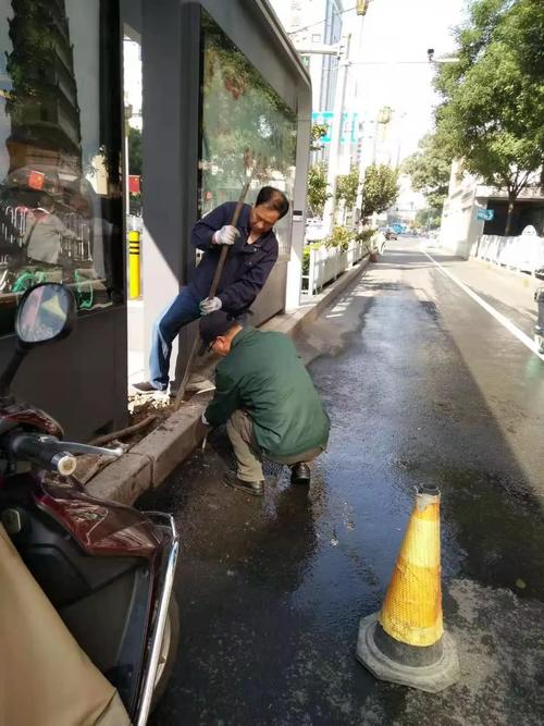 &mdash;记城关区城市绿化管理所庆阳路绿化管理站站长